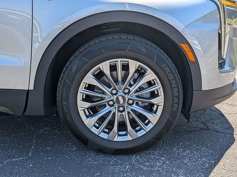 Certified 2025 Cadillac XT4 Premium Luxury FWD image 11