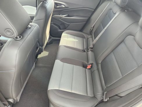 New 2026 Chevrolet Trax LT w/ Sunroof Package FWD image 19