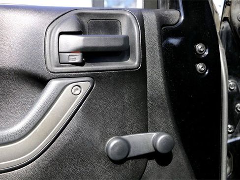 Used 2013 Jeep Wrangler Unlimited Sport w/ Connectivity Group image 21