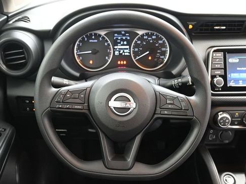 Used 2025 Nissan Kicks Play S image 25