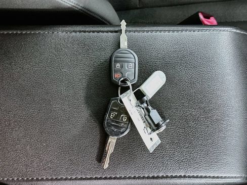 Used 2019 Ford Flex SE FWD image 31