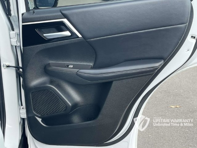 Used 2024 Mitsubishi Outlander SE Black Edition AWD/4WD image 28