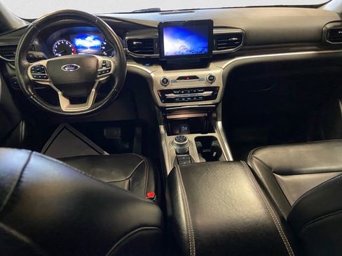 Used 2022 Ford Explorer XLT w/ Equipment Group 202A image 11
