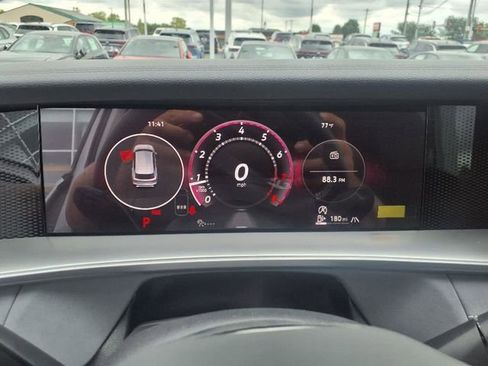 New 2025 Volkswagen Tiguan SE AWD/4WD image 17