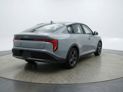 Used 2025 Kia K4 FWD image 9