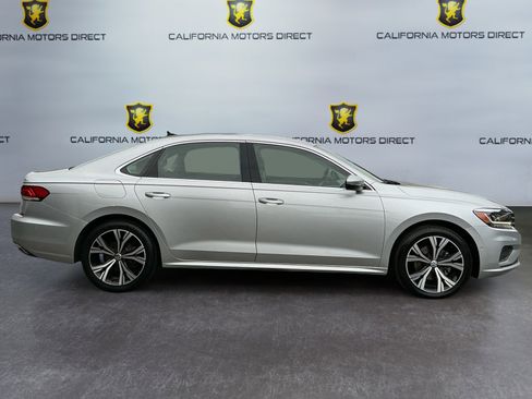 Used 2020 Volkswagen Passat 2.0T SEL image 4