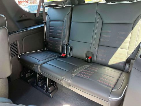 New 2026 GMC Yukon XL AT4 Ultimate AWD/4WD image 18