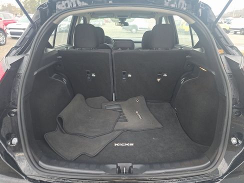 Used 2021 Nissan Kicks SV image 7