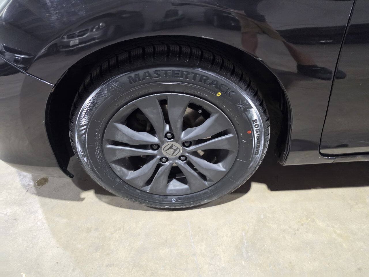Used 2015 Honda Accord LX image 23