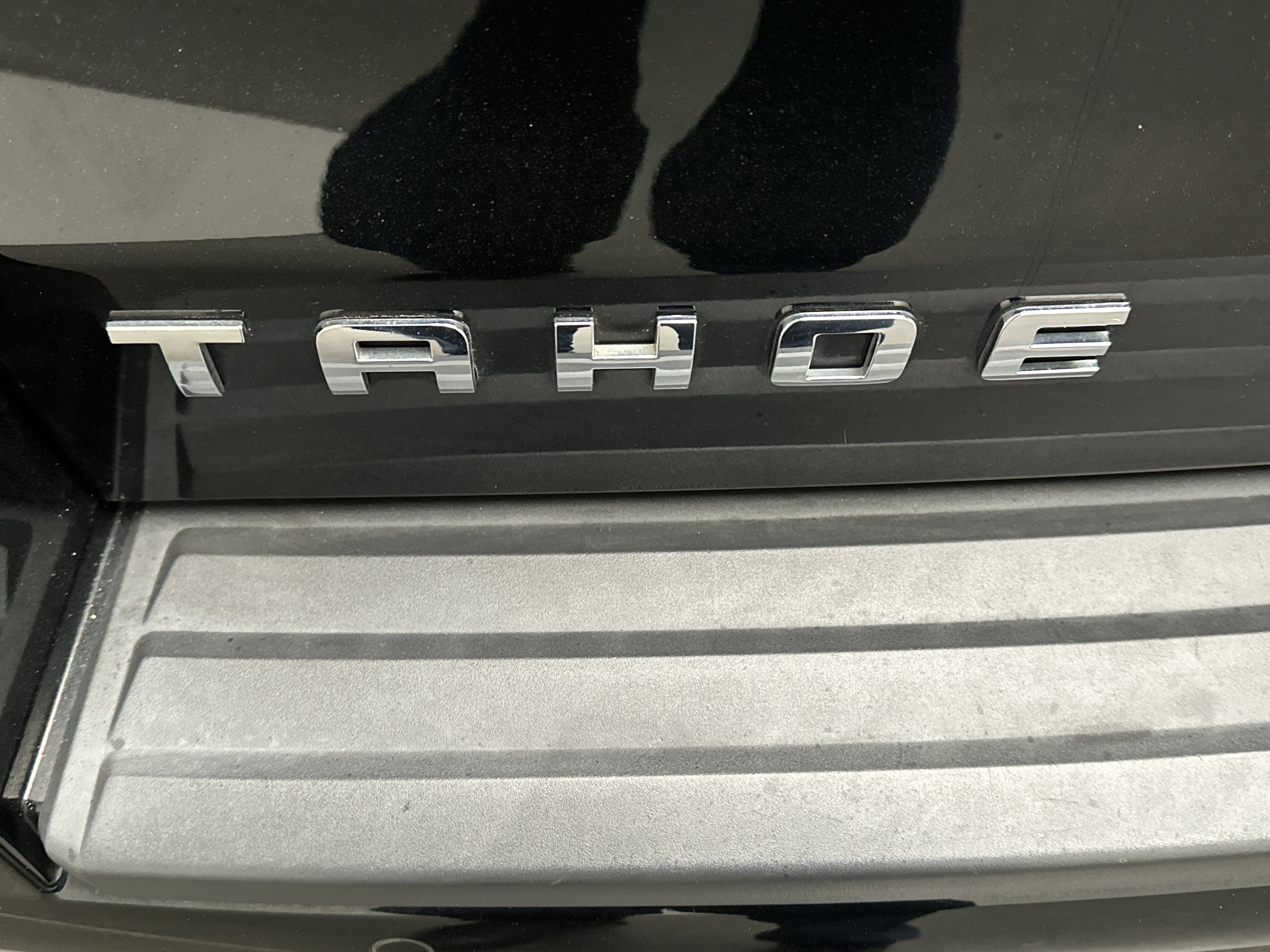 Used 2018 Chevrolet Tahoe LS w/ All-Season Package AWD/4WD image 13