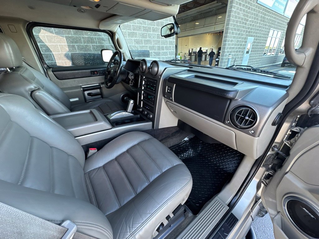 Used 2004 HUMMER H2 w/ Preferred Equipment Group AWD/4WD image 31