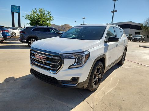 Used 2023 GMC Terrain AT4 AWD/4WD image 3