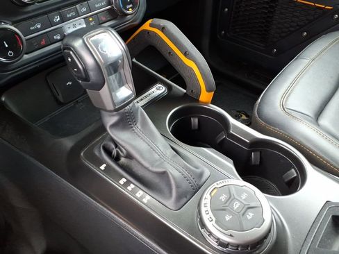 Used 2022 Ford Bronco Badlands w/ Sasquatch Package image 18