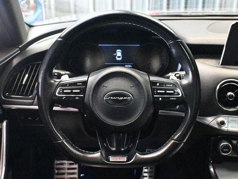 Used 2020 Kia Stinger GT2 RWD image 11