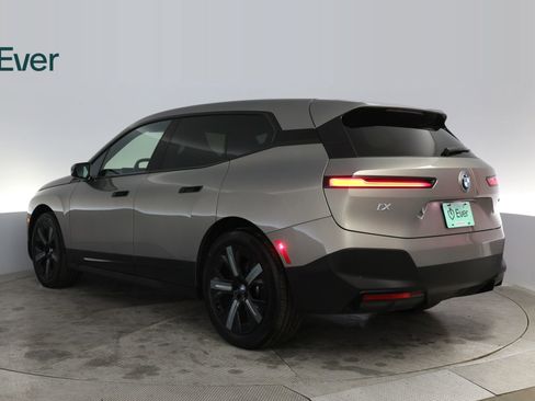 Used 2022 BMW iX xDrive50 w/ Convenience Package AWD/4WD image 17
