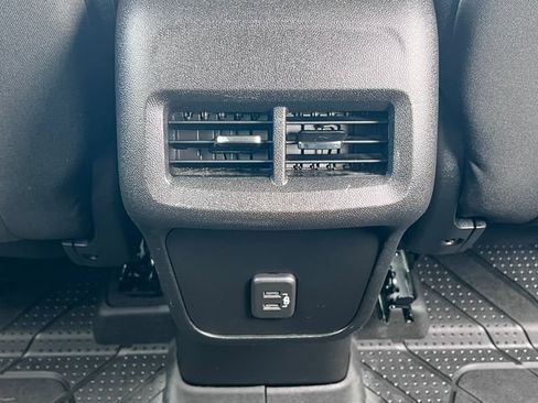 Used 2020 Chevrolet Equinox LT w/ Driver Convenience Package AWD/4WD image 34