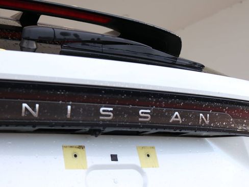 Used 2023 Nissan Ariya AWD image 11