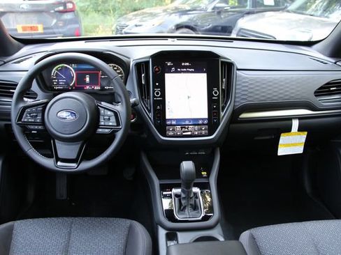 Used 2025 Subaru Forester Premium AWD/4WD image 34