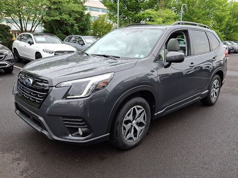 Used 2023 Subaru Forester Premium AWD/4WD image 3