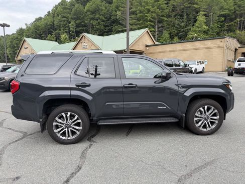Used 2025 Toyota 4Runner Limited AWD/4WD image 42