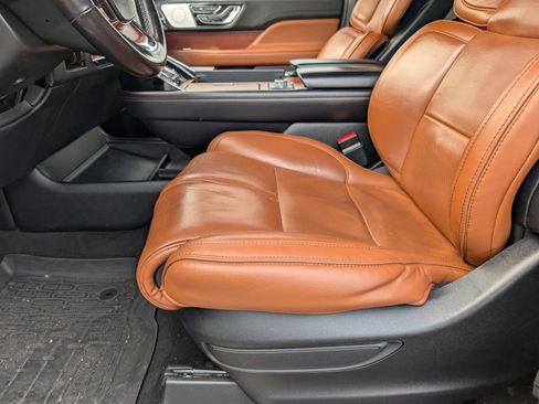 Used 2018 Lincoln Navigator L Reserve w/ Technology Package image 6