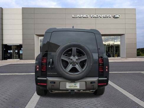 New 2025 Land Rover Defender 130 X-Dynamic SE image 6