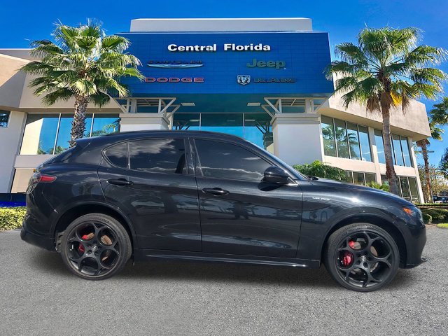 Used 2024 Alfa Romeo Stelvio Veloce AWD/4WD image 4