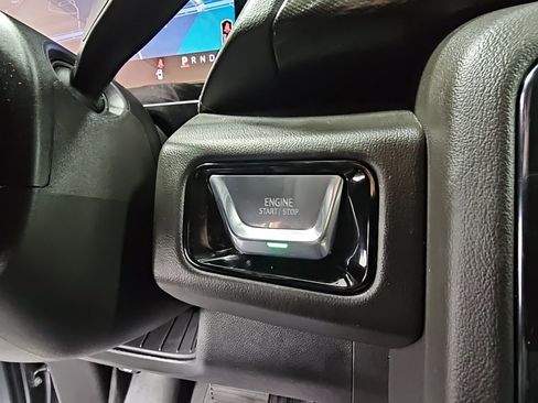 Used 2025 GMC Yukon XL AT4 w/ AT4 Premium Package image 23