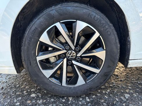 Used 2025 Volkswagen Jetta S image 28