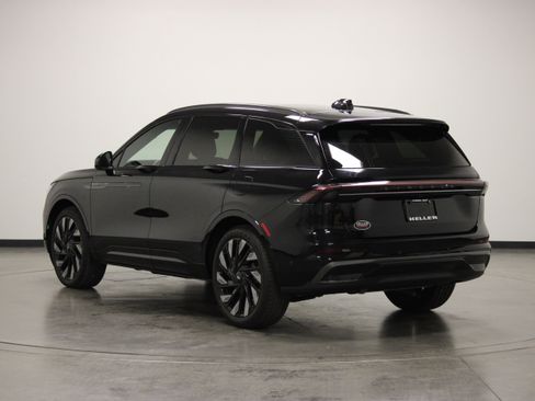 Used 2024 Lincoln Nautilus Reserve w/ Equipment Group 202A AWD/4WD image 6