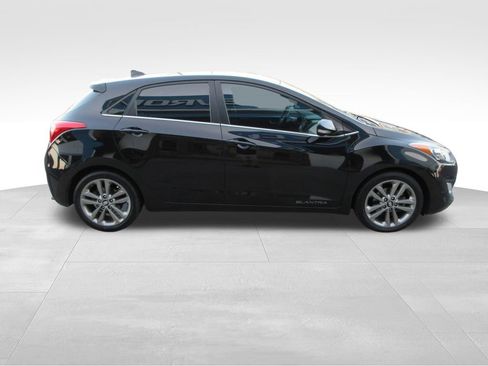 Used 2016 Hyundai Elantra GT w/ Option Group 02 FWD image 6