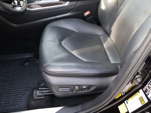 Used 2021 Toyota Highlander Limited image 43