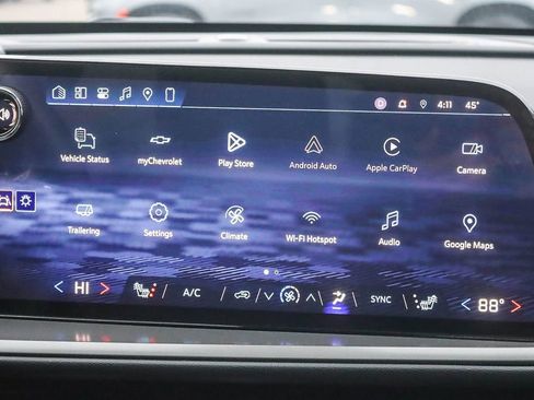 Used 2026 Chevrolet Traverse LT w/ Driver Confidence Package image 13