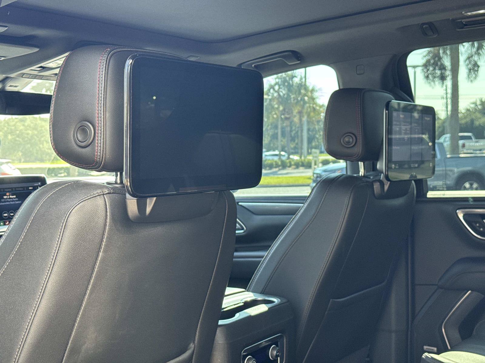 Used 2021 Chevrolet Suburban RST w/ Luxury Package RWD image 19