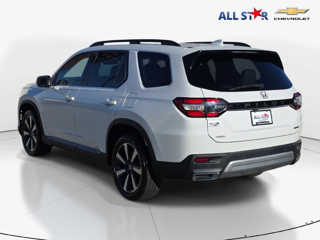 Used 2025 Honda Pilot Touring image 6