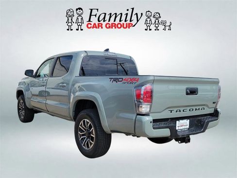 Used 2022 Toyota Tacoma TRD Sport w/ TRD Premium Sport Package AWD/4WD image 10