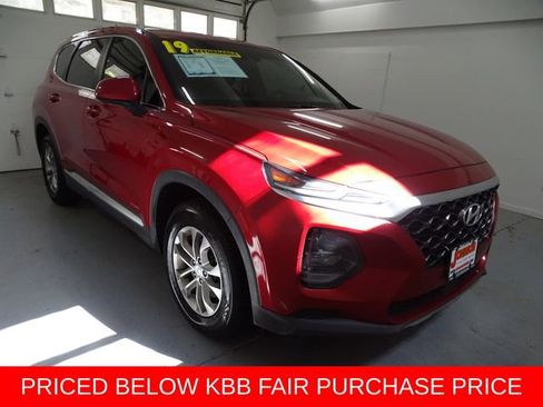 Used 2019 Hyundai Santa Fe SE FWD image 1
