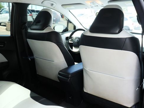 Used 2016 Toyota Prius Three Touring image 28