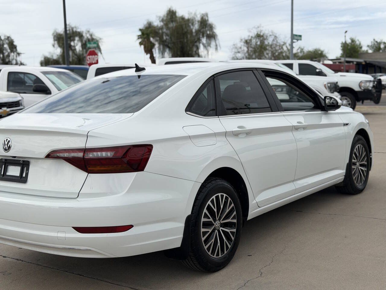 Used 2019 Volkswagen Jetta SEL w/ Cold Weather Package FWD image 7