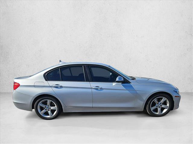 Used 2015 BMW 320i xDrive Sedan AWD/4WD image 4