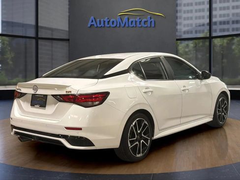 Used 2024 Nissan Sentra SR FWD image 11