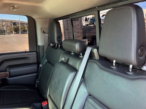Used 2022 GMC Sierra 2500 Denali w/ Denali Ultimate Package image 21