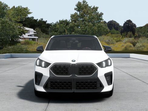 New 2026 BMW X2 xDrive28i AWD/4WD image 3