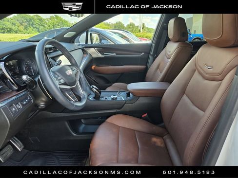 Certified 2025 Cadillac XT5 Sportv w/ Technology Package AWD/4WD image 8