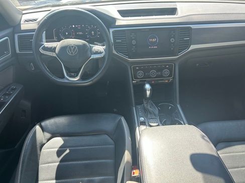 Certified 2022 Volkswagen Atlas SEL Premium image 9