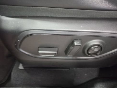 Used 2025 Jeep Grand Cherokee Altitude AWD/4WD image 21