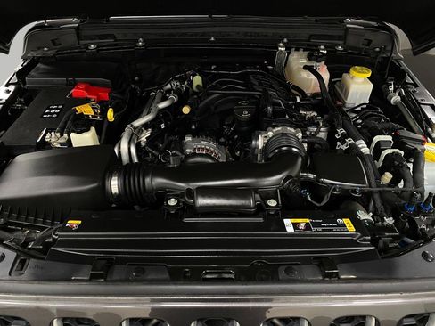 Used 2022 Jeep Gladiator Overland w/ Popular Equipment Package AWD/4WD image 12