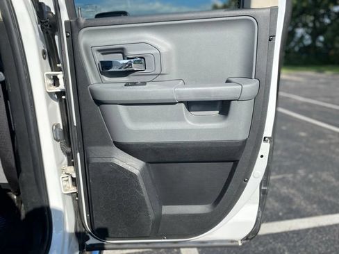 Used 2018 RAM 1500 Classic SLT AWD/4WD image 13