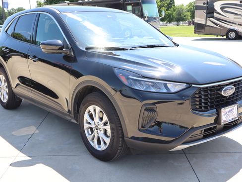 Used 2023 Ford Escape Active w/ Tech Pack #2 image 4