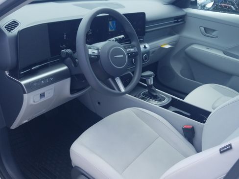 Used 2025 Hyundai Kona SE FWD image 19